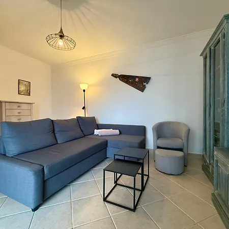 Sun & Terrace Escape - 10 Mins Center - 2 Mins Train Station - Quiet 塔维拉