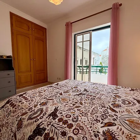 Apartment Sun & Terrace Escape - 10 Mins Center - 2 Mins Train Station - Quiet Tavira