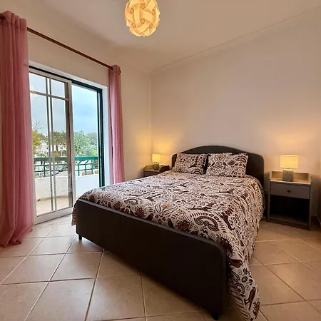 Sun & Terrace Escape - 10 Mins Center - 2 Mins Train Station - Quiet Apartment Tavira