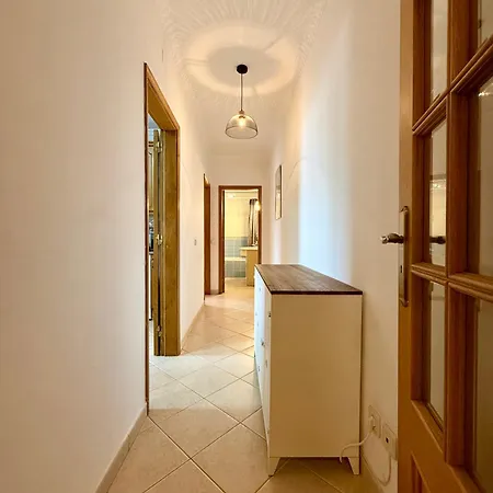 Sun & Terrace Escape - 10 Mins Center - 2 Mins Train Station - Quiet