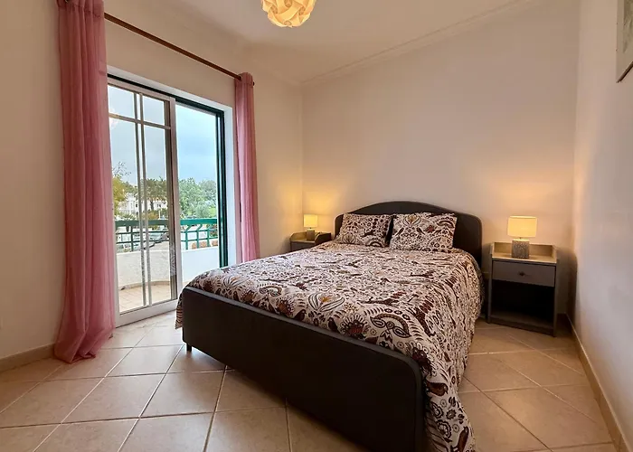 Sun & Terrace Escape - 10 Mins Center - 2 Mins Train Station - Quiet Апартаменты Тавира