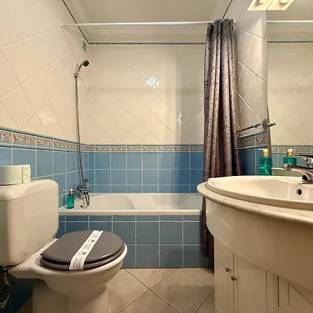 Lejlighed Sun & Terrace Escape - 10 Mins Center - 2 Mins Train Station - Quiet *